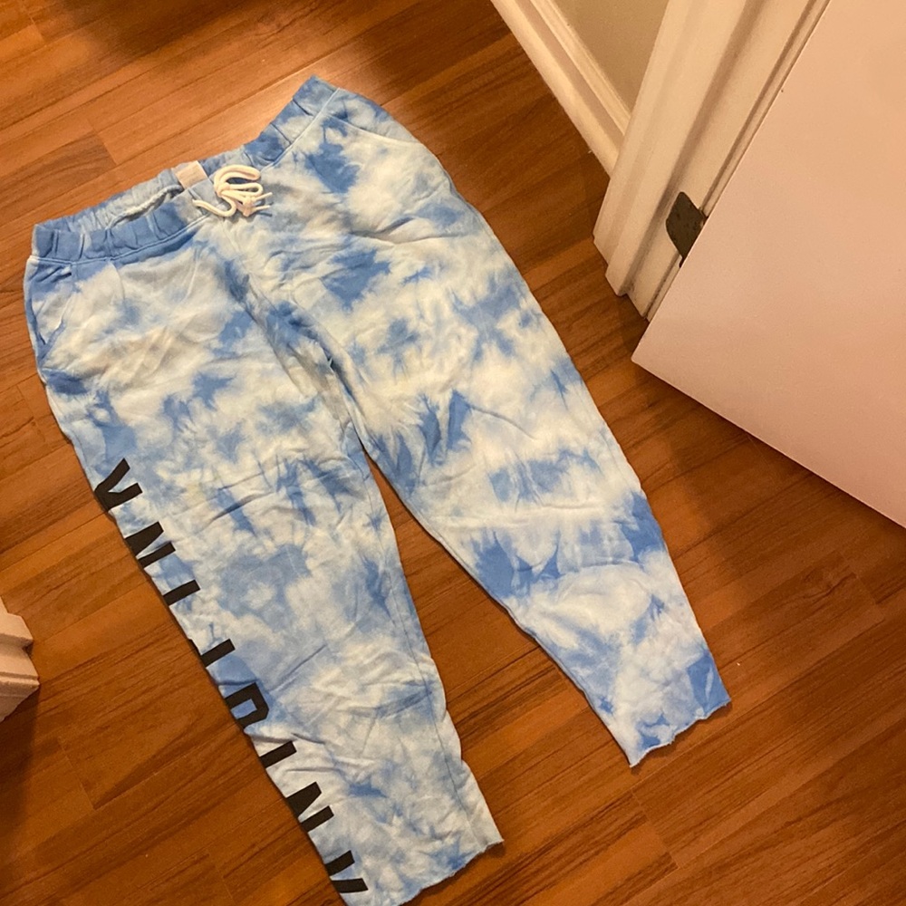 Victoria’s Secret pink tye die joggers size medium